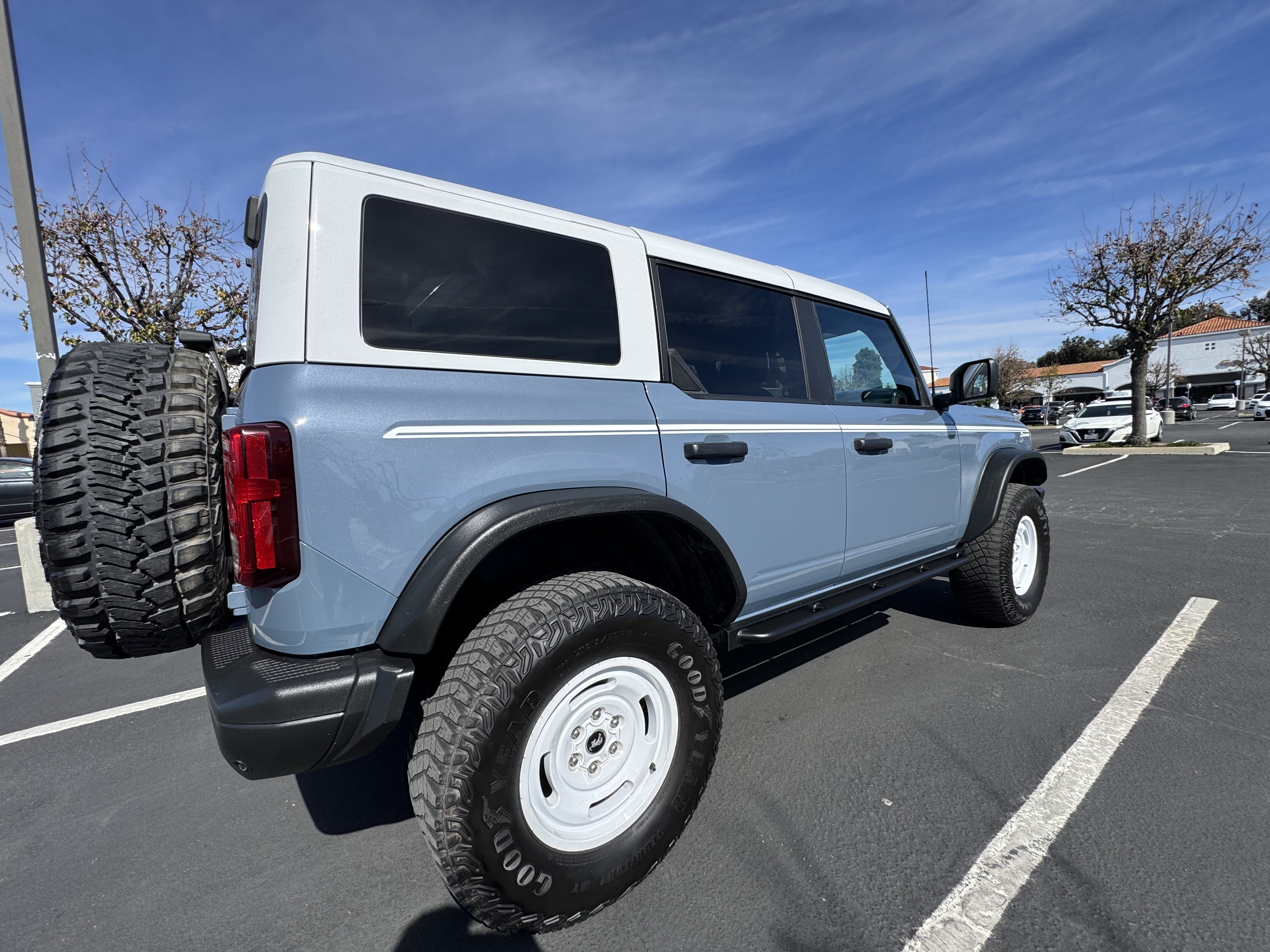 Used 2023 Ford Bronco Heritage Edition AWD/4WD image 2