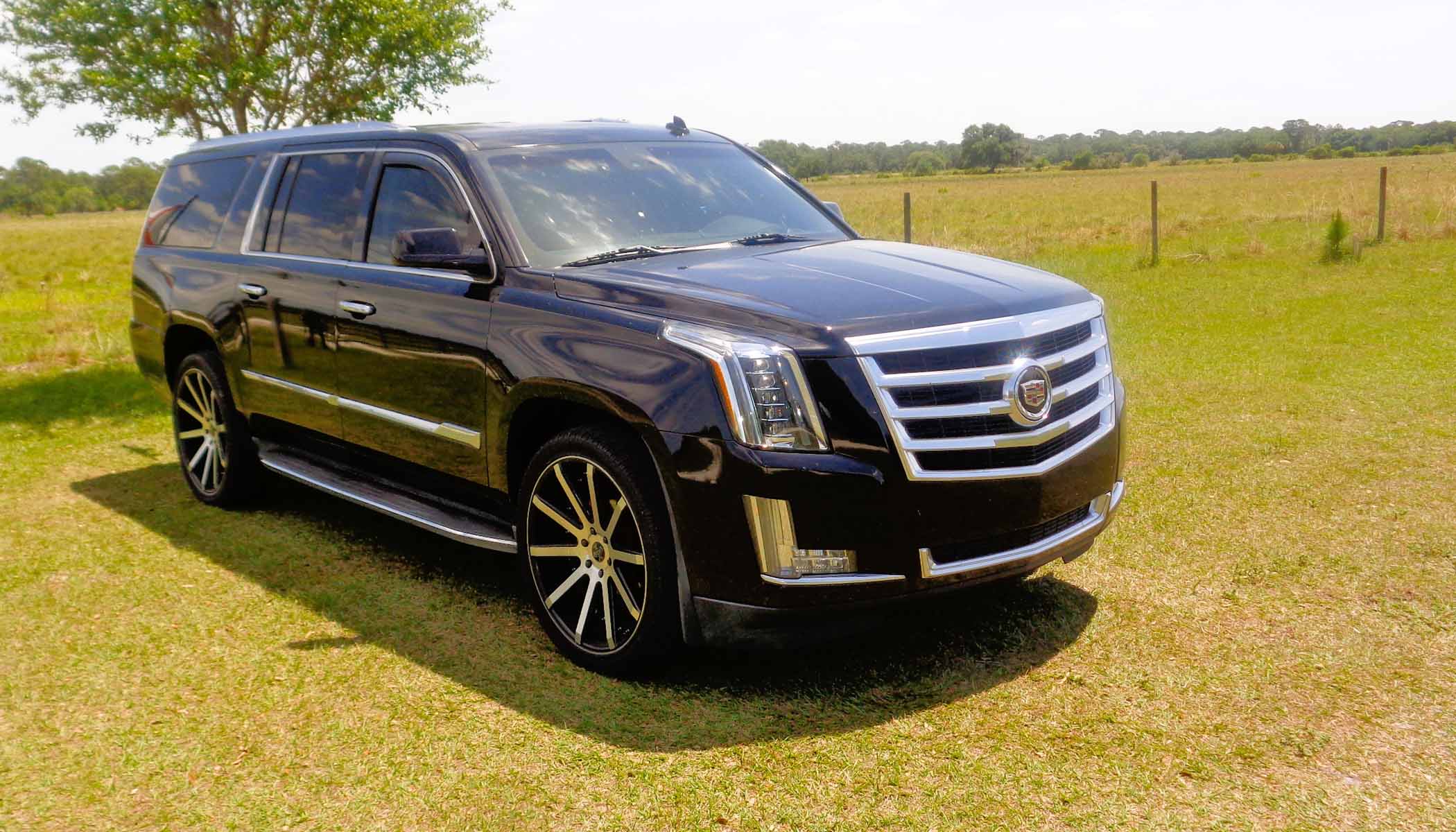 Used 2015 Cadillac Escalade ESV Luxury RWD image 4