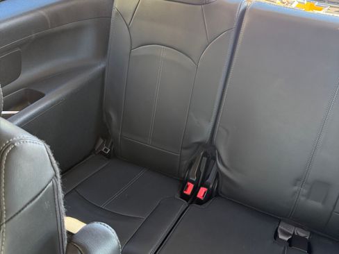 Used 2016 GMC Acadia SLT image 12