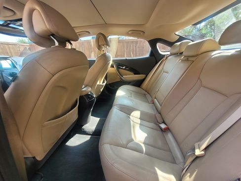 Used 2012 Hyundai Azera w/ Technology Pkg FWD image 12