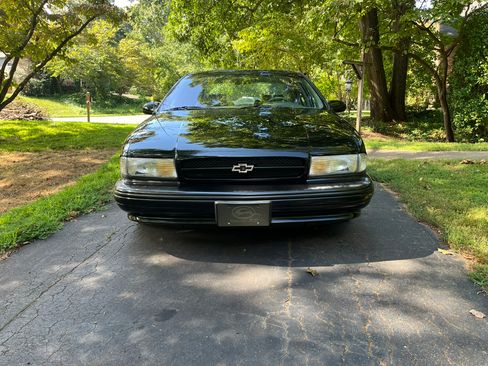 Used 1996 Chevrolet Impala SS image 6