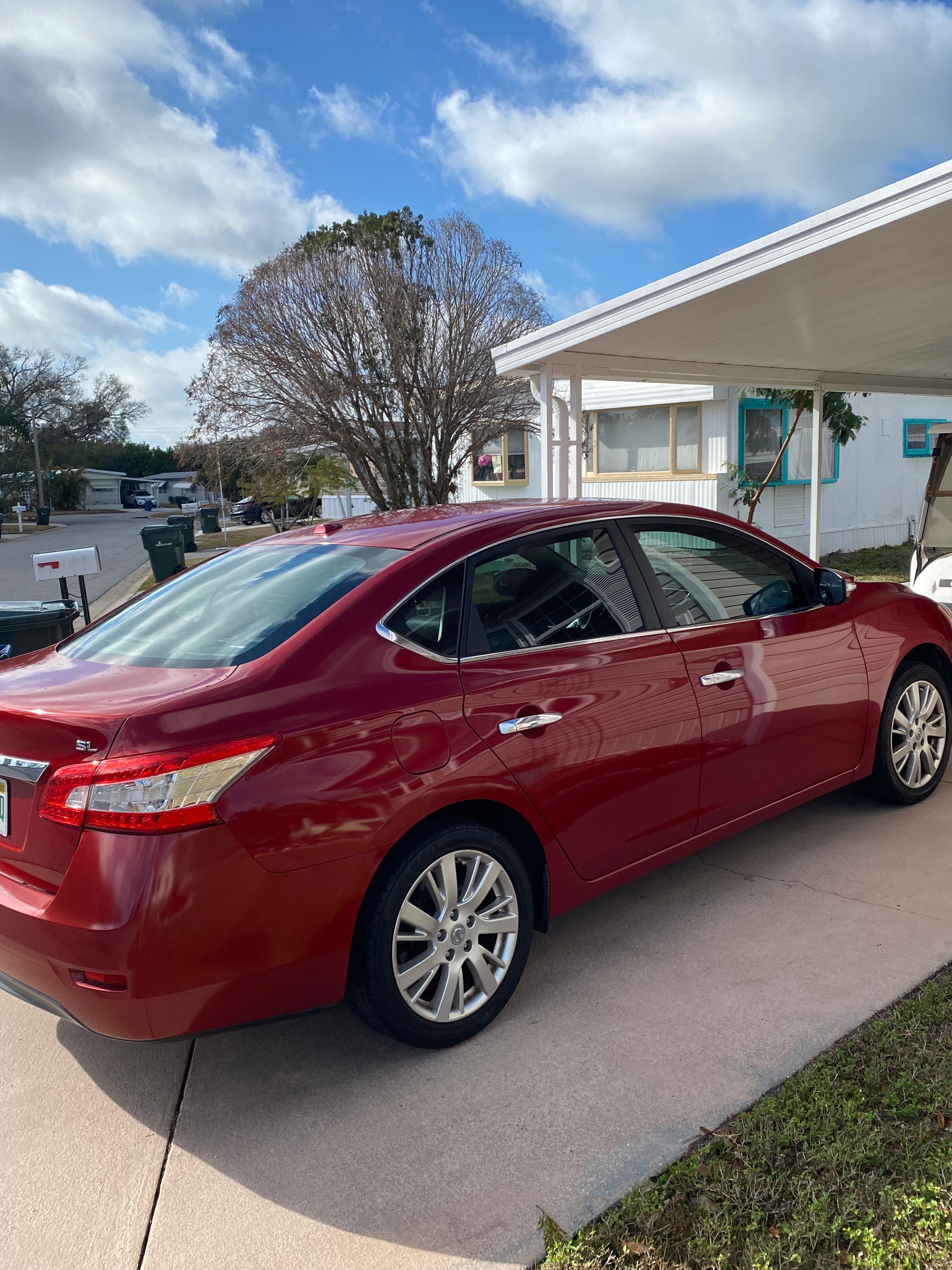 Used 2013 Nissan Sentra SL w/ Premium Pkg FWD image 1