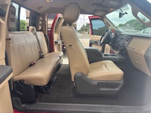 Used 2012 Ford F250 Lariat w/ Chrome Pkg image 6
