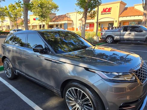 Used 2018 Land Rover Range Rover Velar R-Dynamic SE image 13