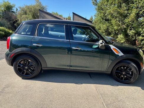 Used 2014 MINI Cooper Countryman image 2