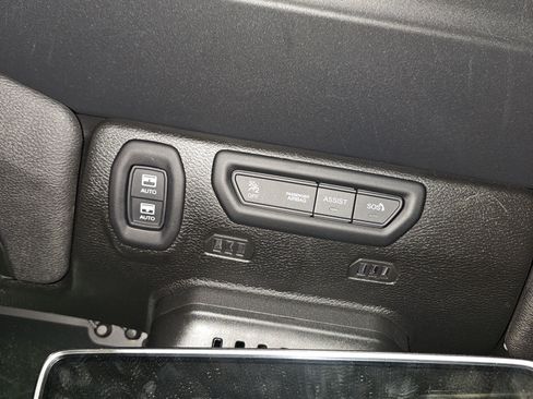 Used 2022 Jeep Wrangler Unlimited Rubicon w/ Trailer Tow Package image 4