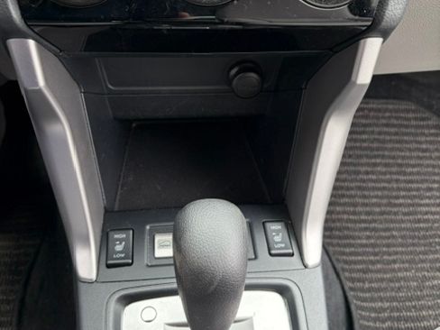 Used 2017 Subaru Forester 2.5i Premium AWD/4WD image 11