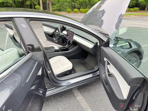 Used 2018 Tesla Model 3 Long Range AWD/4WD image 19