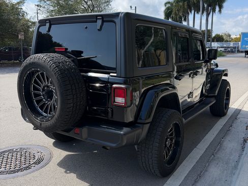 Used 2021 Jeep Wrangler Unlimited Sahara AWD/4WD image 25