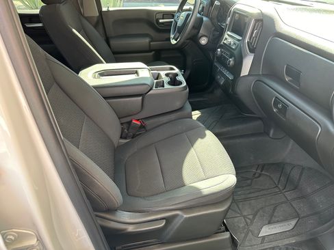 Used 2019 Chevrolet Silverado 1500 Custom w/ Custom Value Package RWD image 9