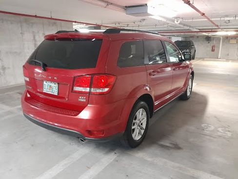 Used 2015 Dodge Journey SXT w/ Flexible Seating Group image 4