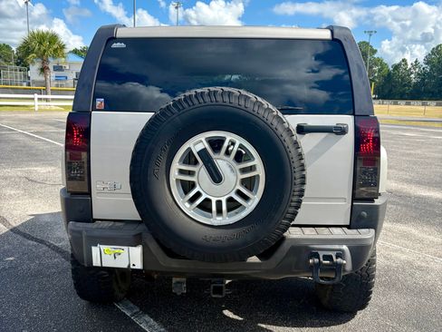 Used 2006 HUMMER H3 w/ Chrome Appearance Package image 6