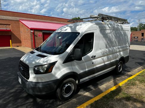 Used 2016 Ford Transit 250 130 Medium Roof RWD image 1