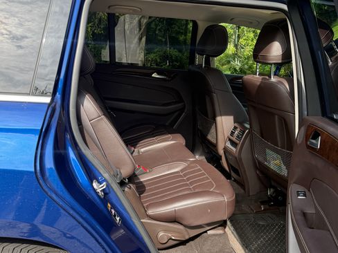 Used 2019 Mercedes-Benz GLS 450 4MATIC image 2