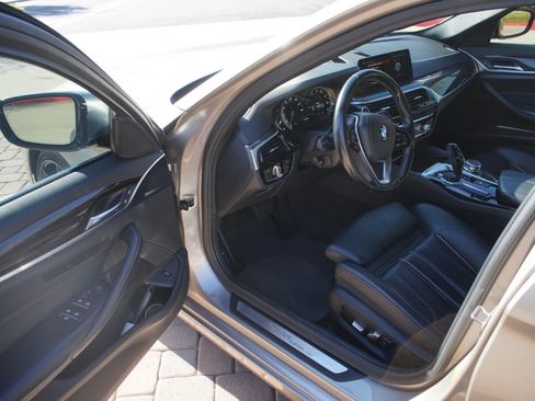 Used 2017 BMW 530i 530i Sedan 4D image 9