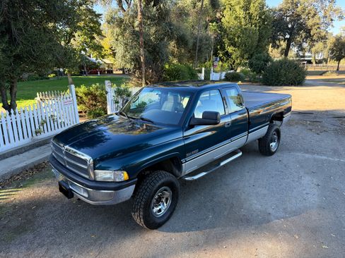 Used 1996 Dodge Ram 2500 Truck 4x4 Club Cab image 4