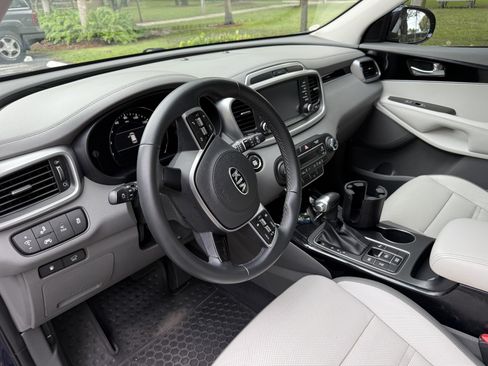 Used 2019 Kia Sorento SX image 15