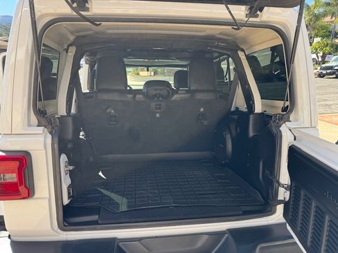 Used 2019 Jeep Wrangler Unlimited Rubicon image 10