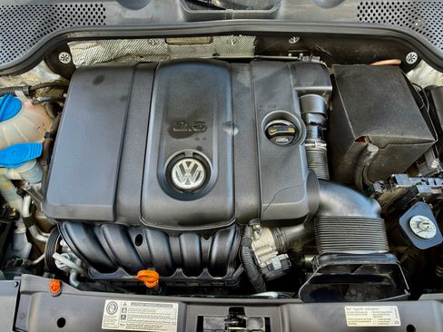 Used 2013 Volkswagen Beetle 2.5 FWD image 20