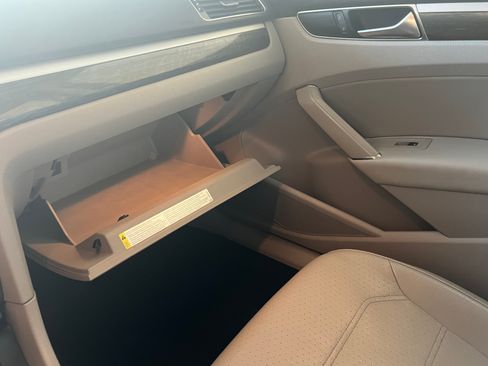 Used 2016 Volkswagen Passat 1.8T SE image 12