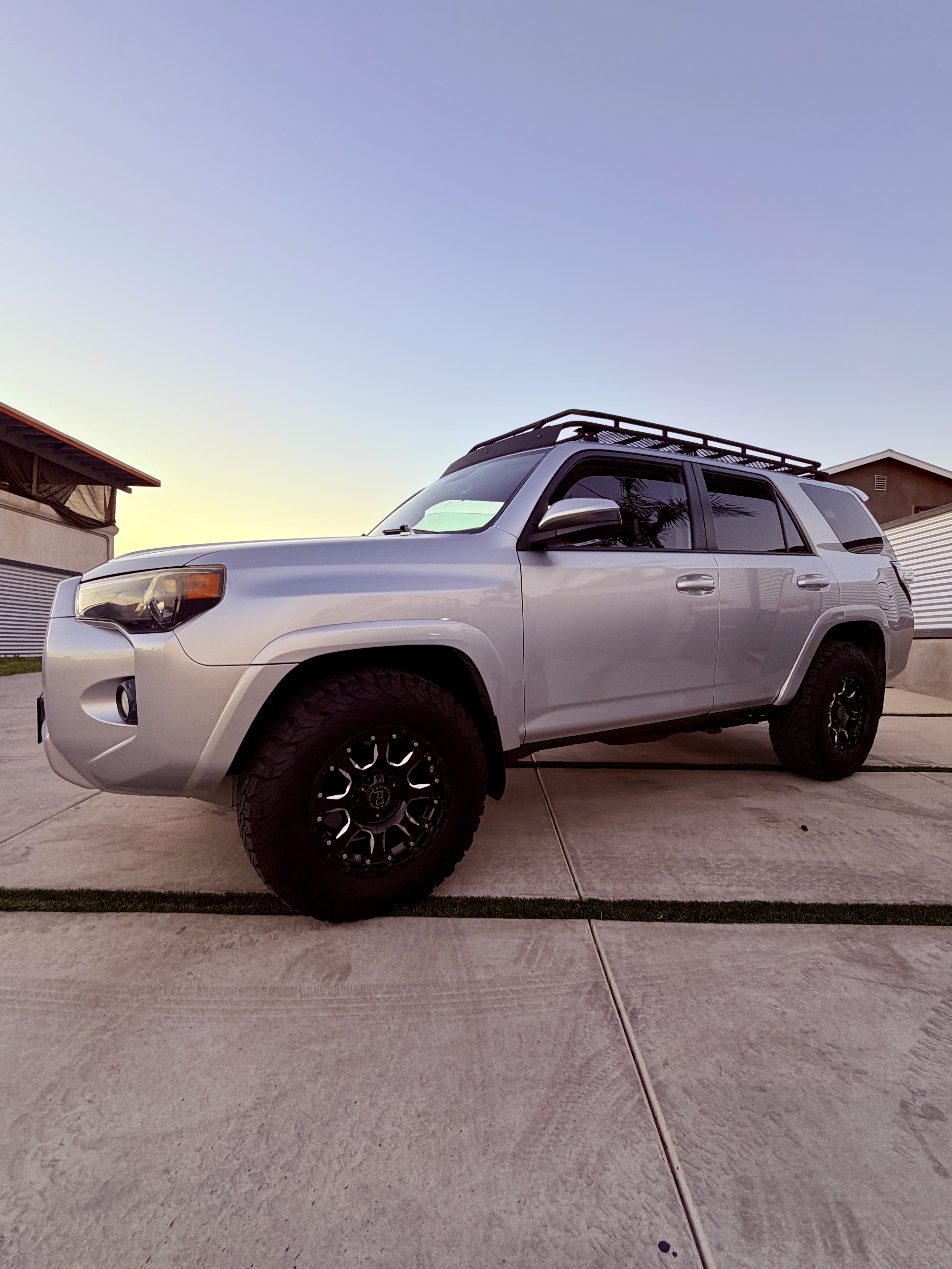 Used 2016 Toyota 4Runner SR5 AWD/4WD image 18