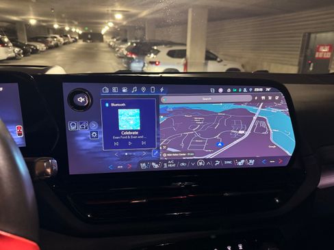 Used 2024 Chevrolet Silverado EV RST AWD/4WD image 8