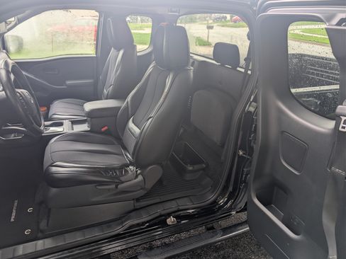 Used 2023 Nissan Frontier S w/ Technology Package AWD/4WD image 15