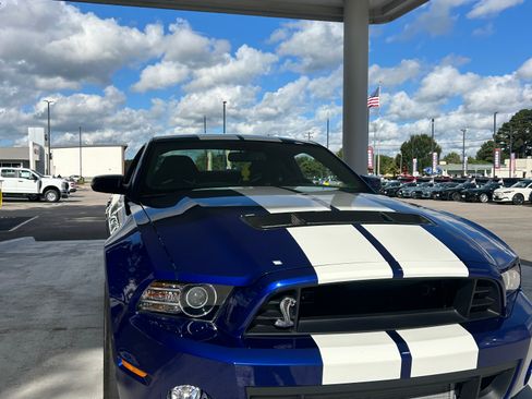 Used 2014 Ford Mustang Shelby GT500 w/ Equipment Group 821A image 10