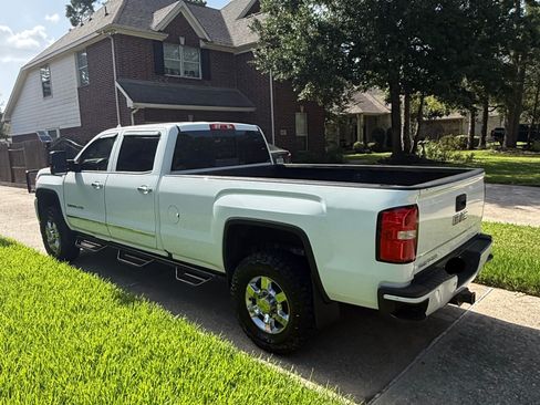 Used 2018 GMC Sierra 3500 Denali w/ Duramax Plus Package AWD/4WD image 5