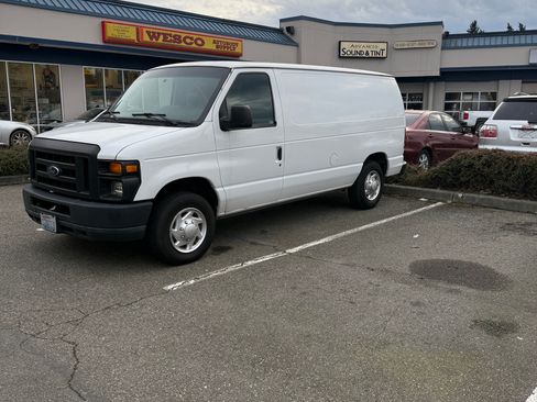 Used 2011 Ford E-150 and Econoline 150 w/ Commercial Cargo Van Pkg image 15