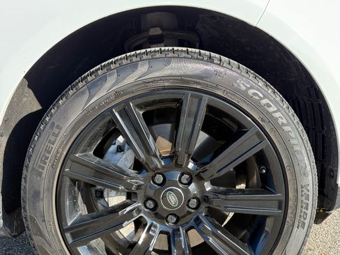 Used 2018 Land Rover Range Rover HSE image 14