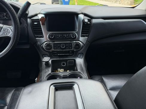 Used 2020 Chevrolet Suburban LT image 10