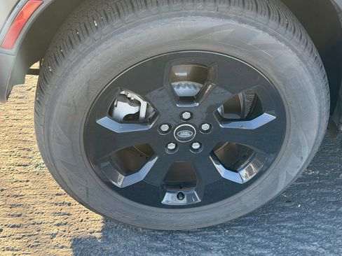 Used 2025 Land Rover Defender 110 S image 8