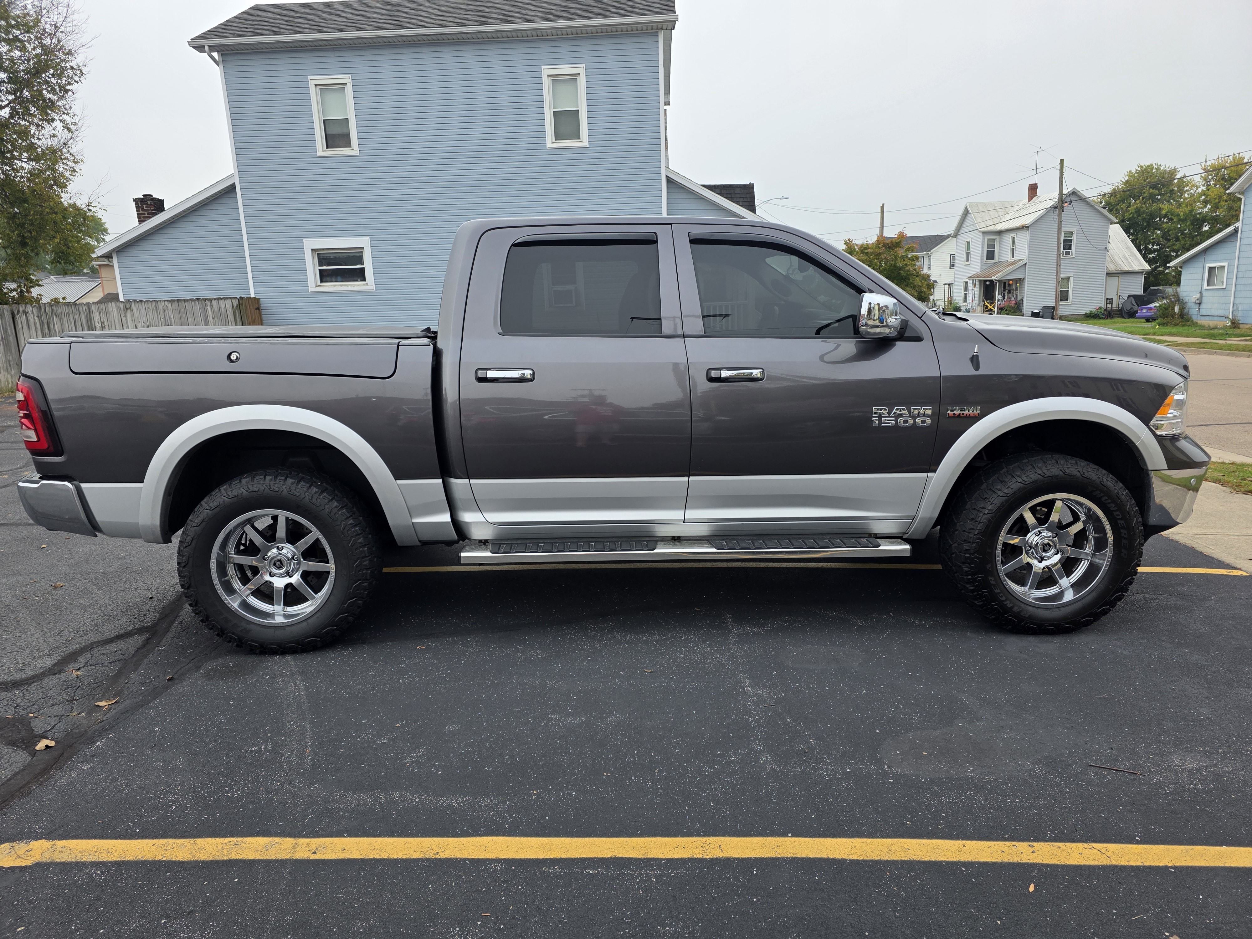 Used 2014 RAM 1500 Laramie w/ Convenience Group AWD/4WD image 4