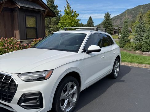 Used 2021 Audi Q5 2.0T Premium Plus w/ Premium Plus Package AWD/4WD image 8