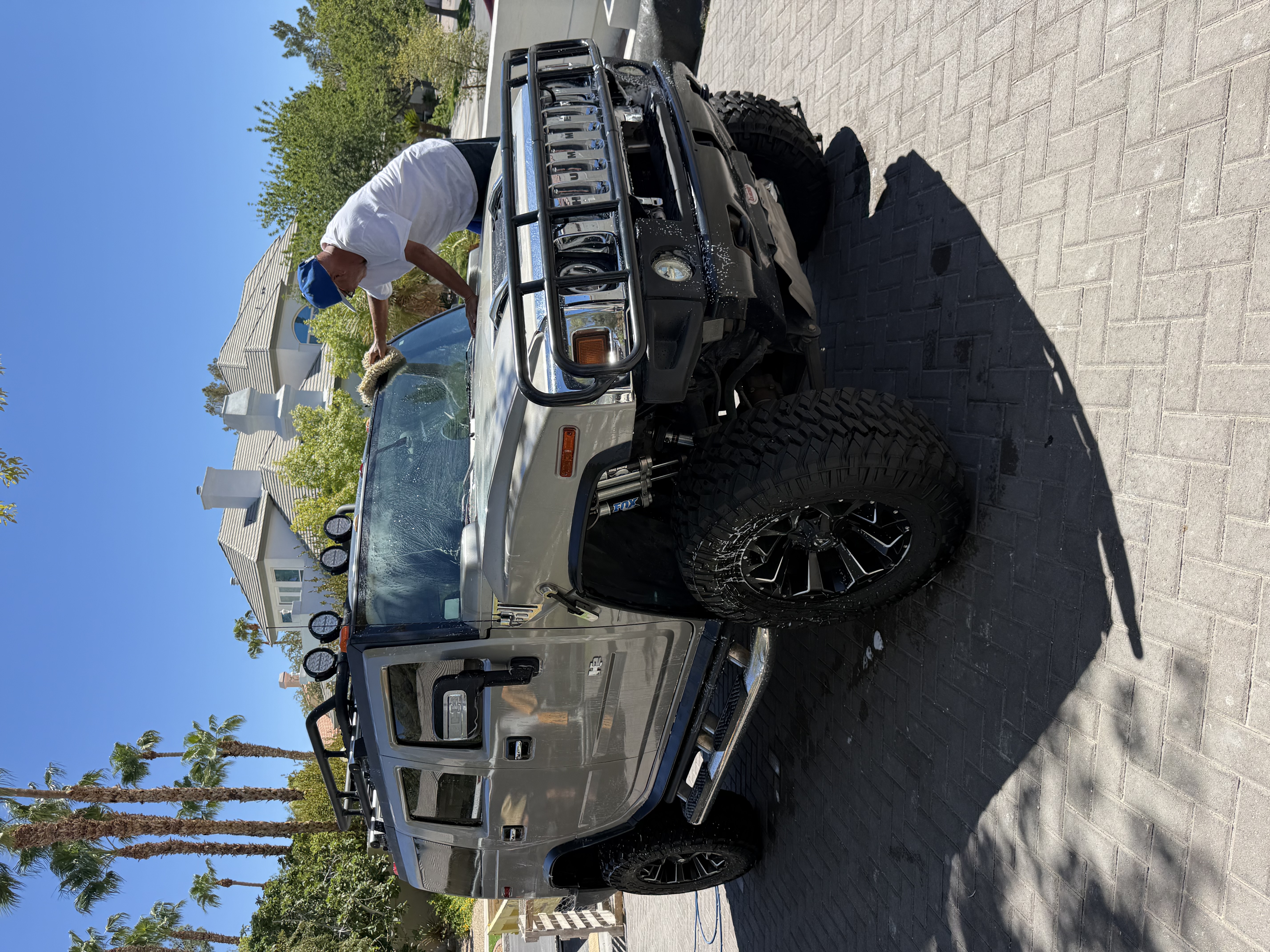Used 2005 HUMMER H2 w/ Preferred Equipment Group AWD/4WD image 16