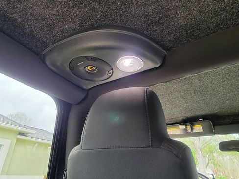 Used 2005 Jeep Wrangler Unlimited w/ Security Group image 15