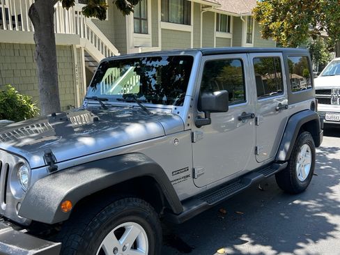 Used 2018 Jeep Wrangler Unlimited Sport S image 1