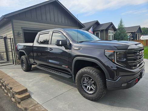 Used 2022 GMC Sierra 1500 AT4 w/ AT4 Premium Package image 1