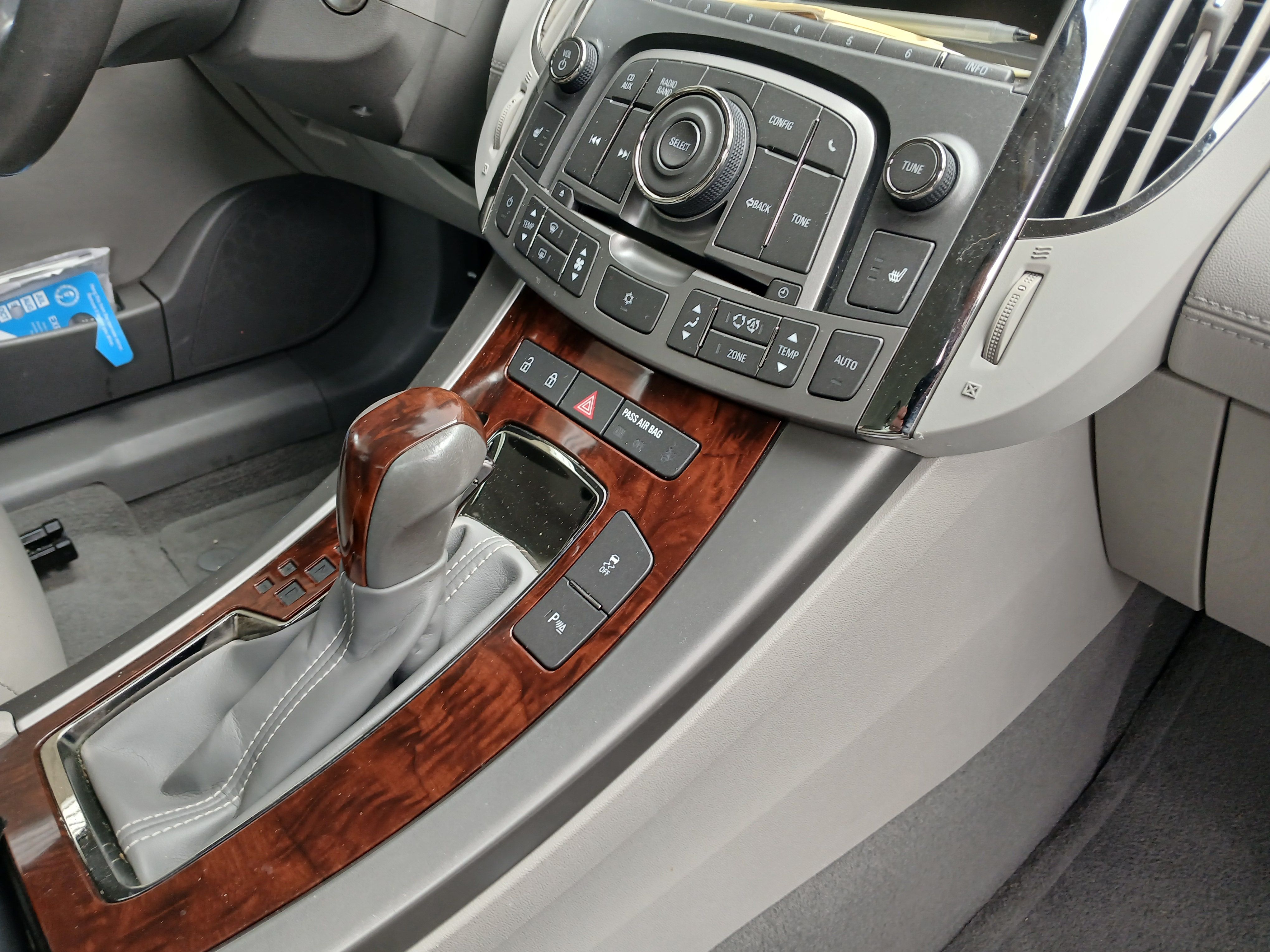 Used 2011 Buick LaCrosse CXL w/ Driver Confidence Package FWD image 6