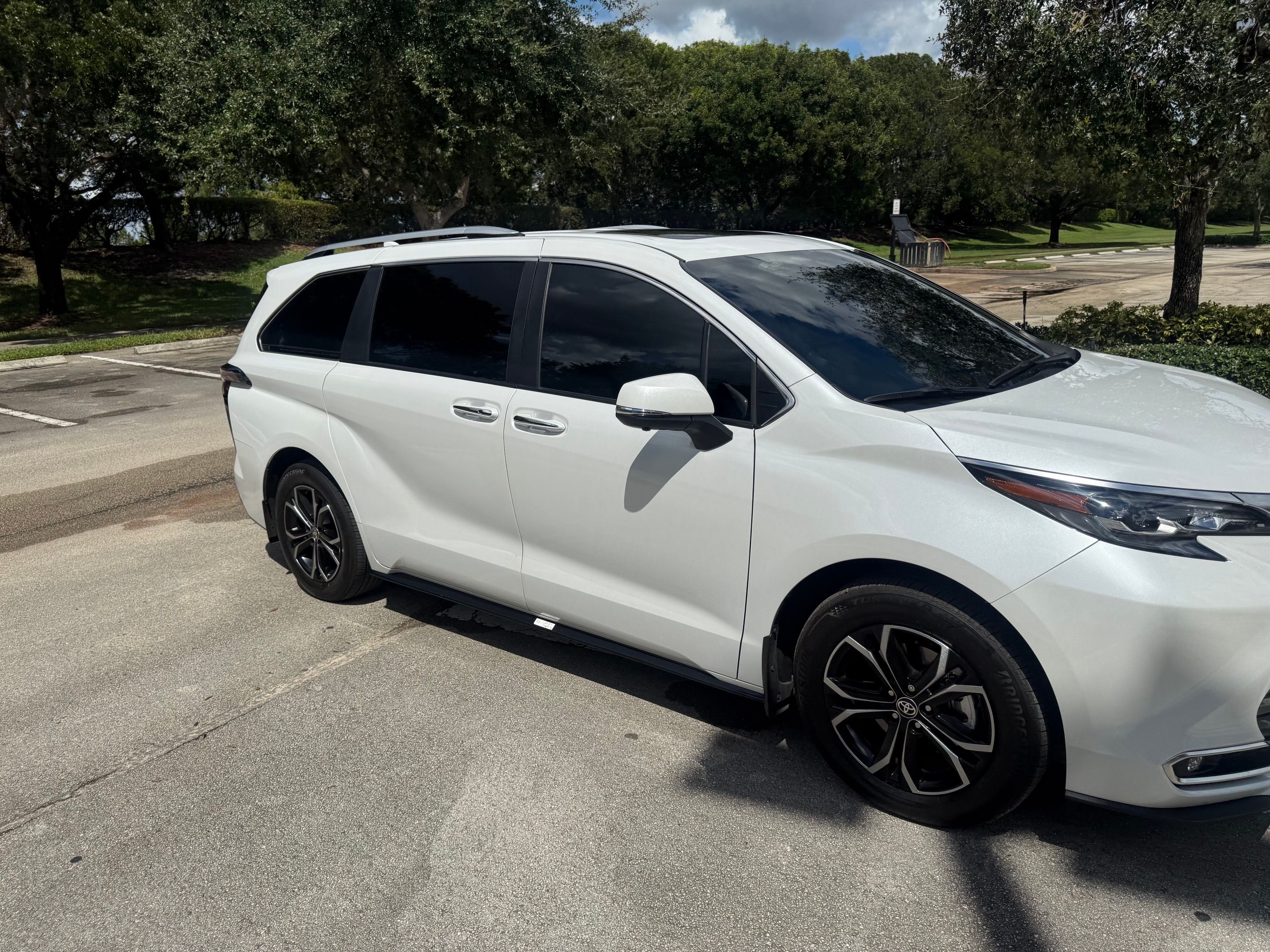 Used 2026 Toyota Sienna Platinum AWD/4WD image 22