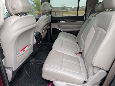 Used 2022 Jeep Wagoneer Series I w/ Premium Group I image 13