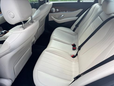 Used 2020 Mercedes-Benz E 350 Sedan image 10