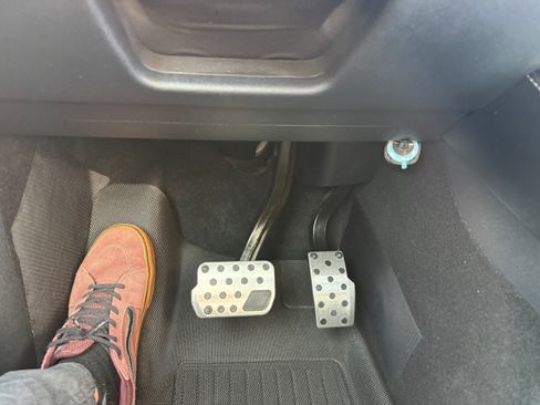 Used 2024 Tesla Model Y Long Range image 13