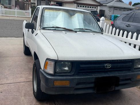 Used 1992 Toyota Pickup 2WD Regular Cab image 5