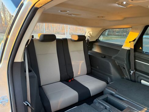 Used 2009 Dodge Journey SXT w/ Rear Seat Video Group image 28