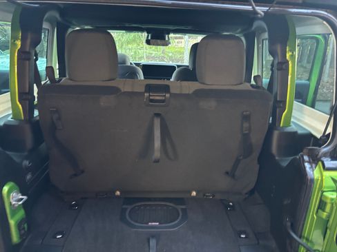 Used 2025 Jeep Wrangler Rubicon w/ Safety Group image 11