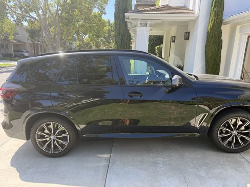 Used 2021 BMW X5 M50i w/ Premium Package AWD/4WD image 2