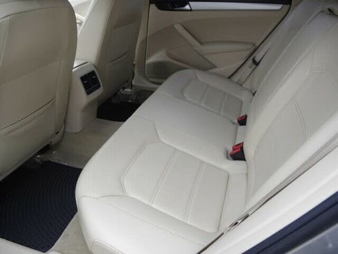 Used 2013 Volkswagen Passat TDI SE image 11
