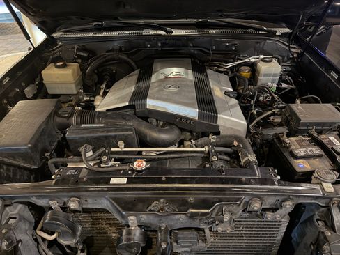 Used 2005 Lexus LX 470 4WD image 16